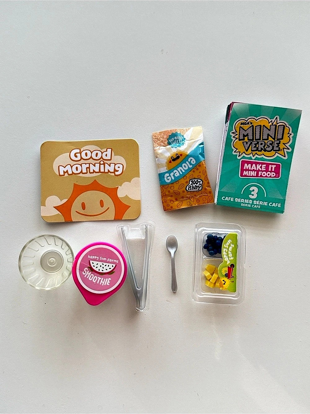 MGA Entertainment MGA's Miniverse Make It Mini Food Cafe Series 3 - Dragon Fruit